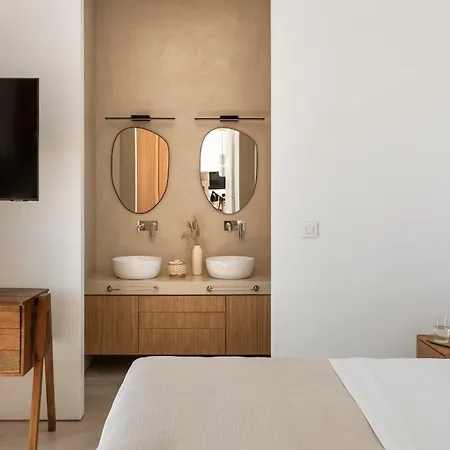 Dyo Villas Aqualis & Noemia Isterni (Paros)