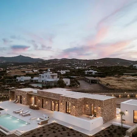 Dyo Villas Aqualis & Noemia Isterni (Paros)