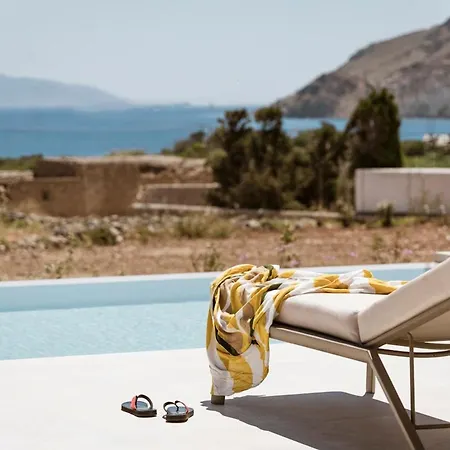 Dyo Villas Aqualis & Noemia Isterni (Paros)